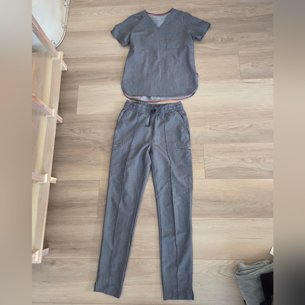 Movement Scrub Set - image 5